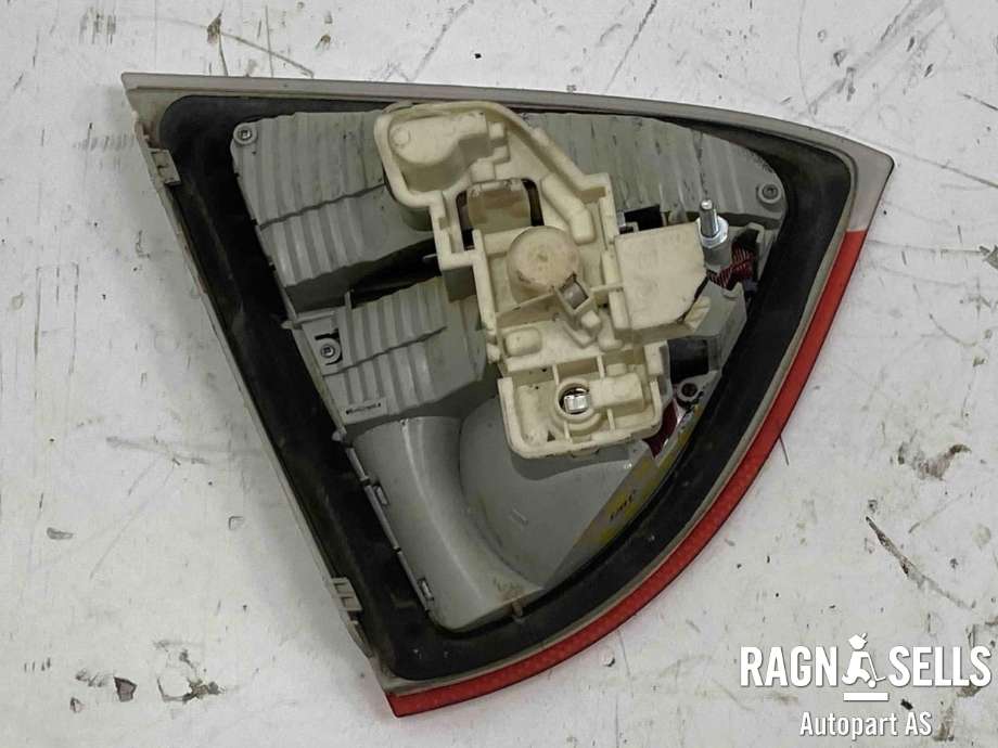 Baklykt høyre indre til BMW 3-Serie 2005-2011 (E90/E91/E92/E93) (E90/E91/E92/E93) 