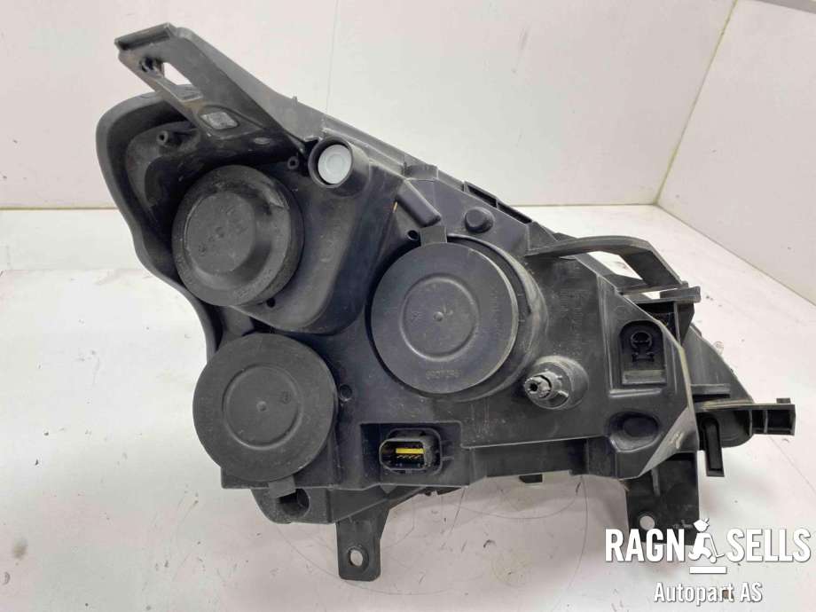 Frontlykt venstre halogen til Peugeot Partner 2015-2019 (Type II, Fase 2)  (89318031|9682828280|)