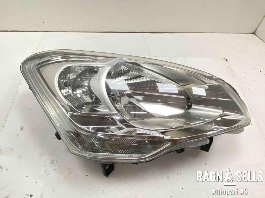 Frontlykt høyre halogen til Peugeot Partner 2015-2019 (Type II, Fase 2)  (9682828180|89318041|)