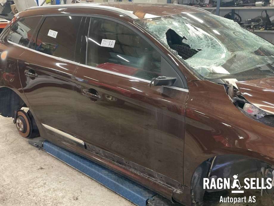 Dør høyre foran til Volvo XC60 2014-2017 (Type I, Fase 2)  (31457679|)
