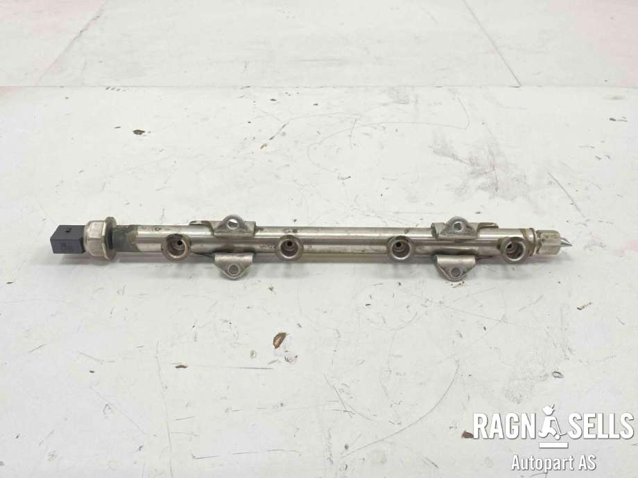 Dyseskinne (fuelrail) til VW Golf VII, 2012-2017 (Fase 1) (04E 133 320 D)