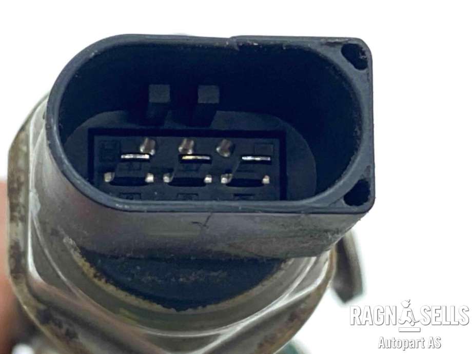 Dyseskinne (fuelrail) til VW Golf VII 2012-2017 (Fase 1)  (04E 133 320 D|)