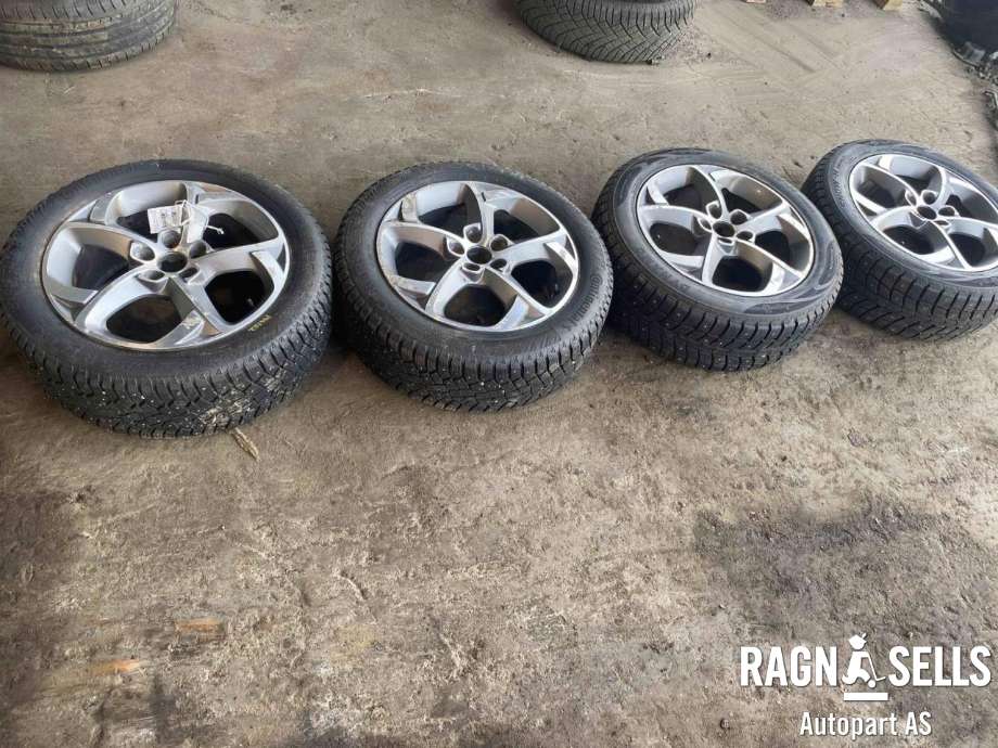 Hjulsett aluminium vinter til Peugeot 508 2011-2014 (Type I, Fase 1) (CONTINENTAL|5X108/ET46/65.1|215/55R17|)