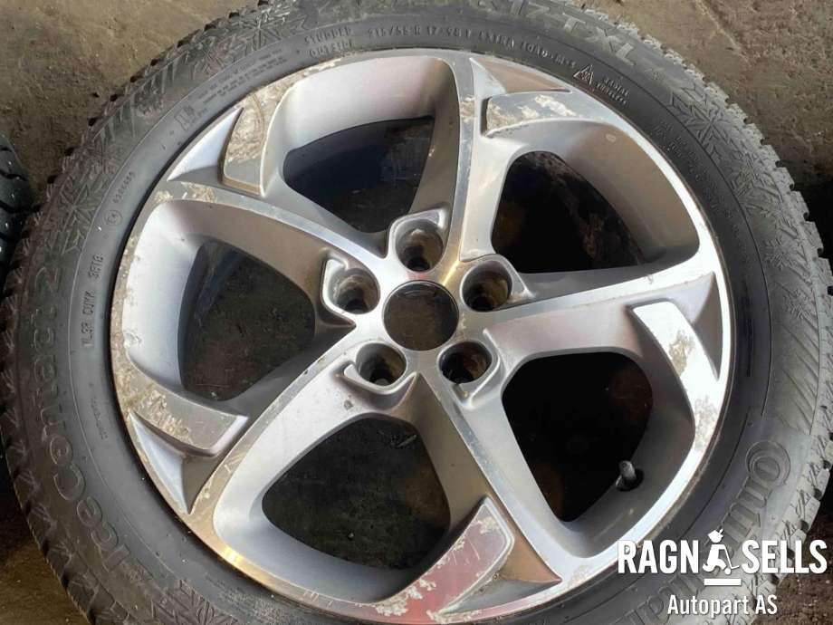 Hjulsett aluminium vinter til Peugeot 508 2011-2014 (Type I, Fase 1) (CONTINENTAL|5X108/ET46/65.1|215/55R17|)