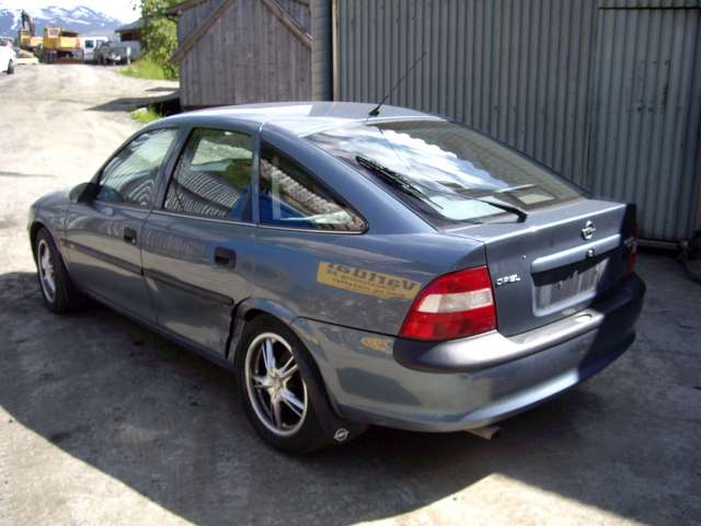 Opel Vectra B 1996-2001 , Motorkode: 4 CYL INSP, Girkassekode: