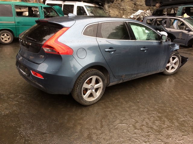 Volvo V40 2012-2019 , Motorkode: 4 CYL DIES, Girkassekode: