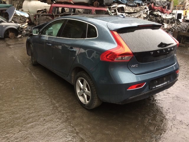 Volvo V40 2012-2019 , Motorkode: 4 CYL DIES, Girkassekode: