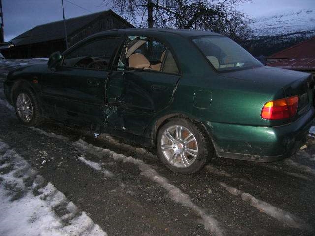 Mitsubishi Carisma 1996-1999 (Fase 1) , Motorkode: BENSIN, Girkassekode: 