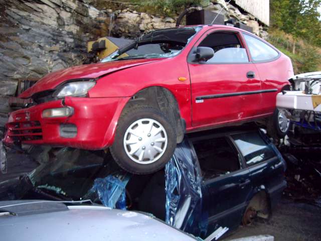 Mazda 323F 1995-1998 , Motorkode: 4 CYL INSP, Girkassekode: 