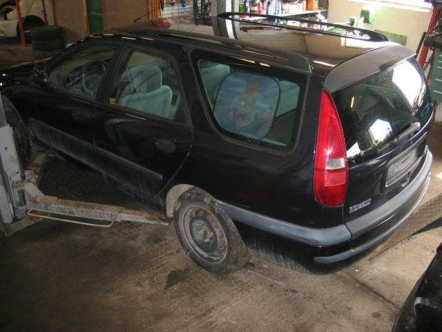 Renault Laguna 1994-1998 (Type I, Fase 1) , Motorkode: 4 CYL INSP, Girkassekode: 