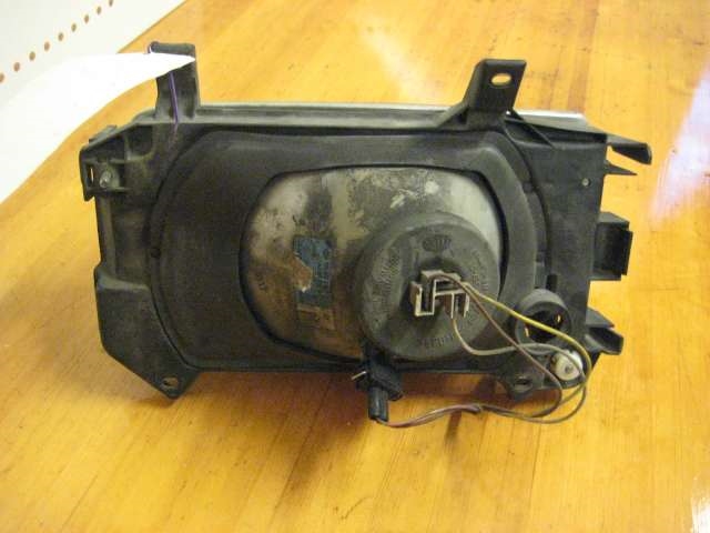 Frontlykt høyre halogen til VW Transporter / Caravelle 1990-2003 (T4) (T4) (HELLA|)