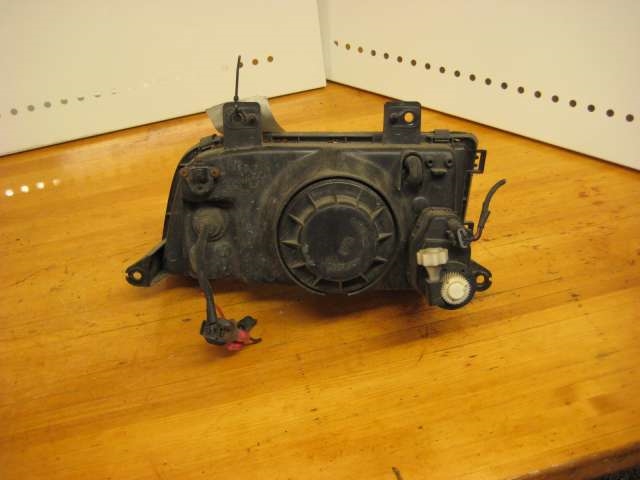 Frontlykt høyre halogen til Kia Sportage 1995-2004 (Type I)  