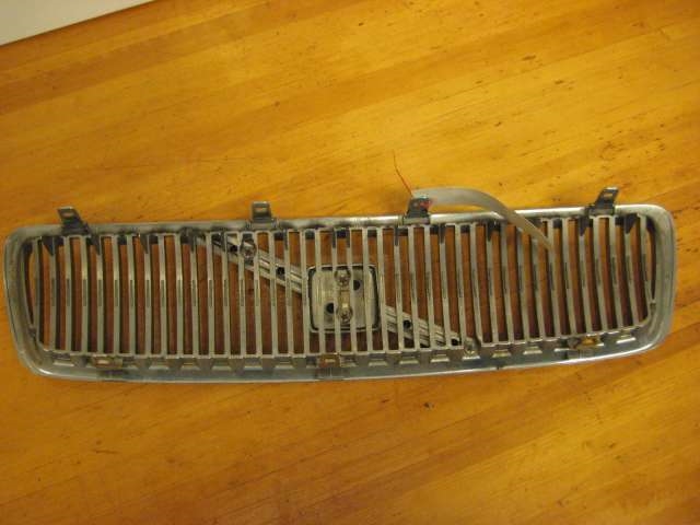 Grill til Volvo V70 2000-2004 (Type II, Fase 1)