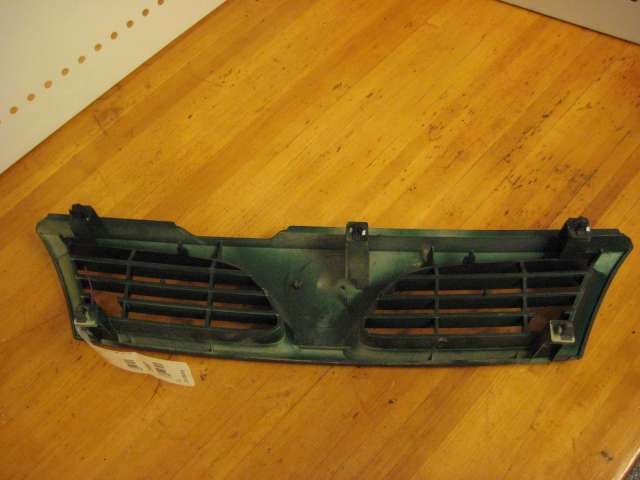 Grill til Nissan Almera 1995-2000 (N15) (N15)