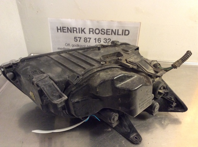 Frontlykt venstre halogen til Ford Focus 2004-2007 (Type II, Fase 1)  
