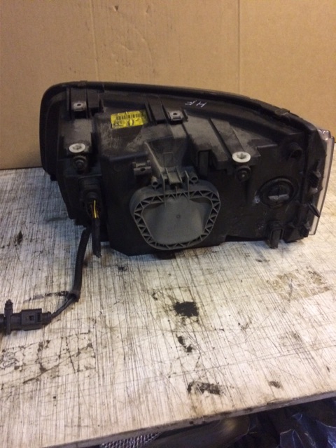 Frontlykt høyre halogen til VW Transporter / Caravelle 2003-2009 (Fase 1) (T5) (T5) 