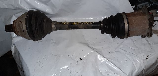 Drivaksel venstre foran, diesel/manuell til VW Passat, 2005-2010 (B6) (B6) 