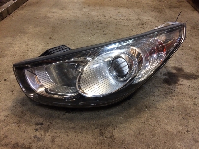 Frontlykt venstre halogen til Hyundai Ix35, 2010-2015  