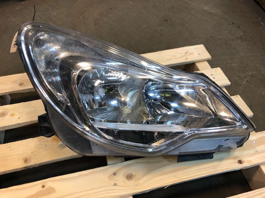 Frontlykt høyre halogen til Opel Corsa D, 2006-2014