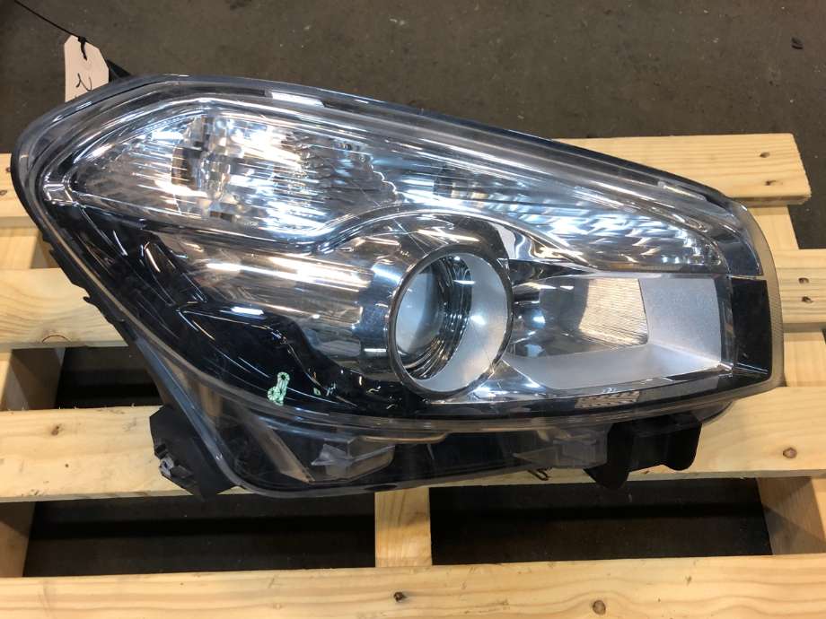 Frontlykt høyre halogen til Nissan Qashqai, 2010-2014 (Type I, Fase 2)