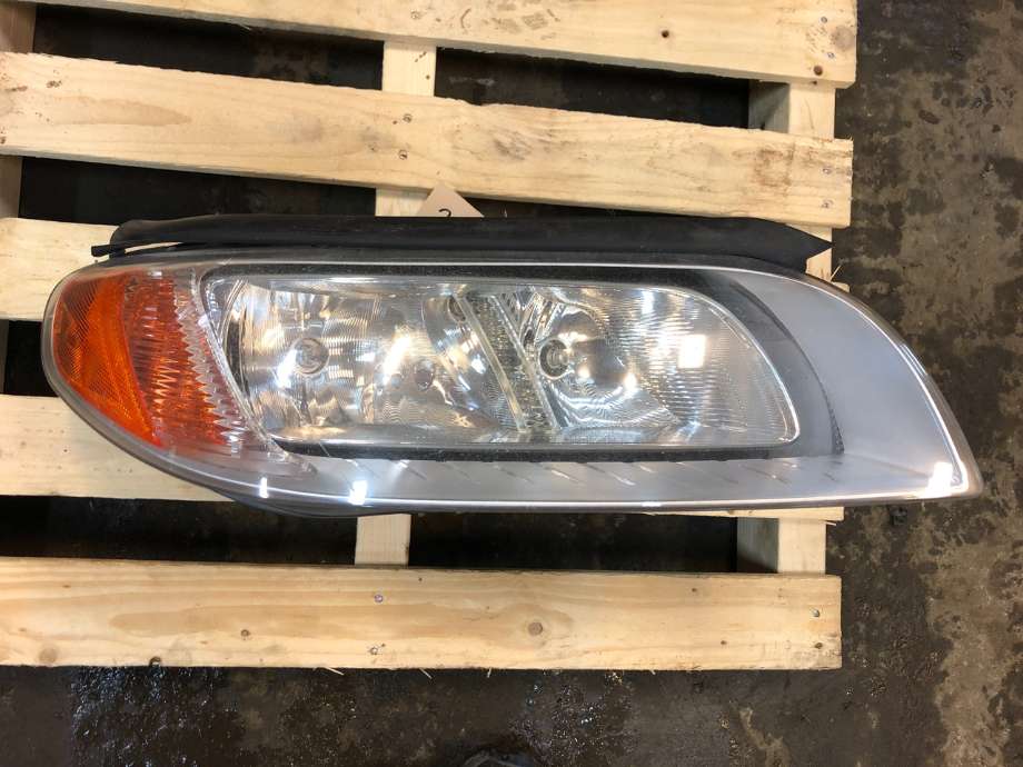 Frontlykt høyre halogen til Volvo V70, 2007-2013 (Type III, Fase 1)  