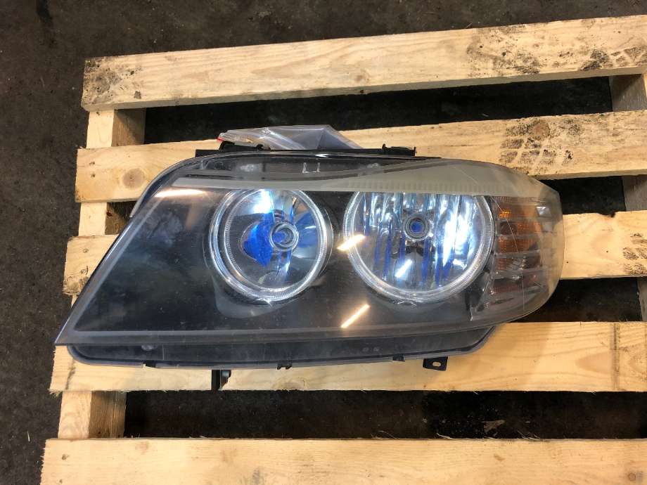 Frontlykt venstre halogen til BMW 3-Serie, 2005-2011 (E90/E91/E92/E93) (E90/E91/E92/E93) (ZKW|)