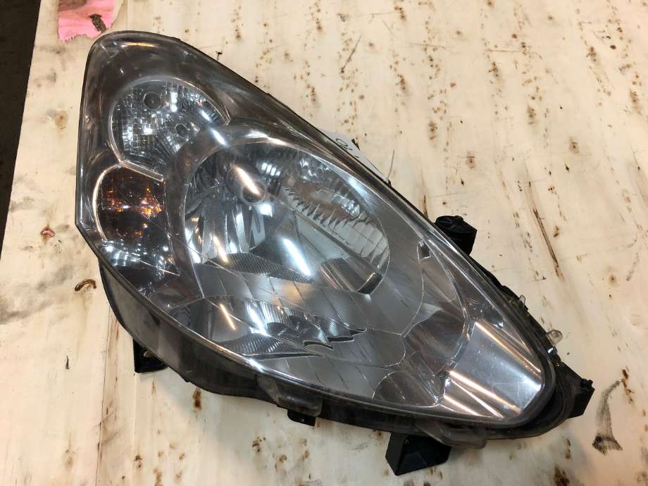 Frontlykt høyre halogen til Peugeot Partner, 2008-2015 (Type II, Fase 1)  