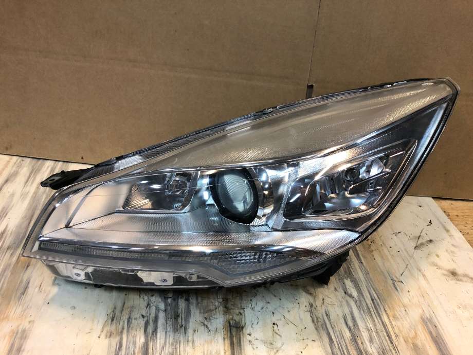 Frontlykt venstre xenon til Ford Kuga, 2013-2019  