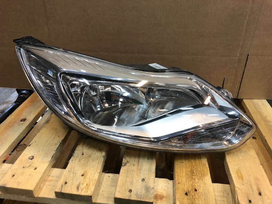 Frontlykt høyre halogen til Ford Focus, electric, 2012-2018  