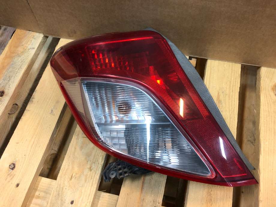 Baklykt venstre til Toyota Yaris 2012-2014 (Type III, Fase 1)