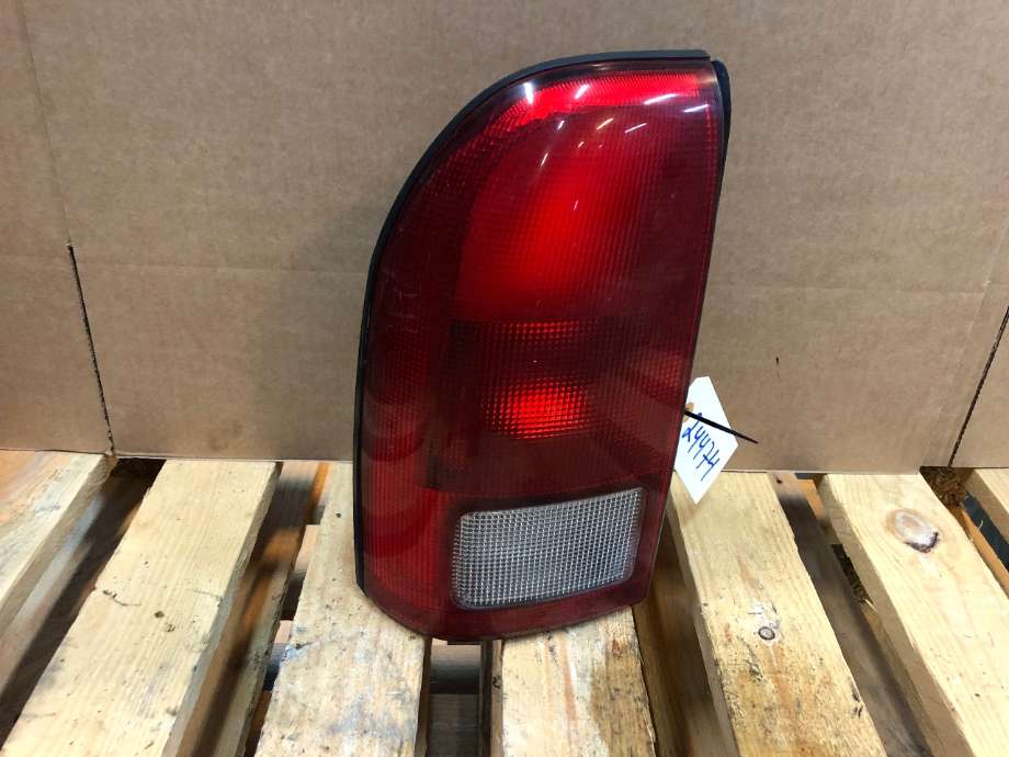 Baklykt venstre til Suzuki Grand Vitara, XL-7, 2001-2007  
