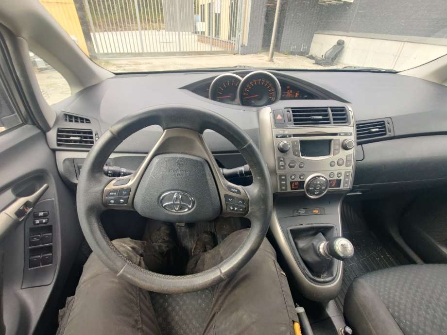 Toyota Verso 2009-2016 (Type III) , Motorkode: 1AD-FTV, Girkassekode: 