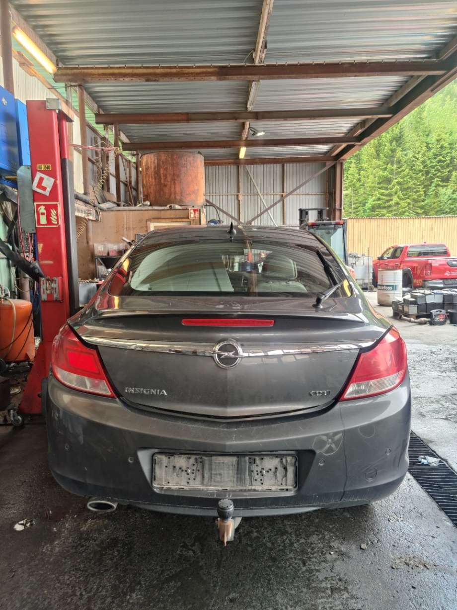 Opel Insignia A 2009-2014 , Motorkode: A20DTJ, Girkassekode: 