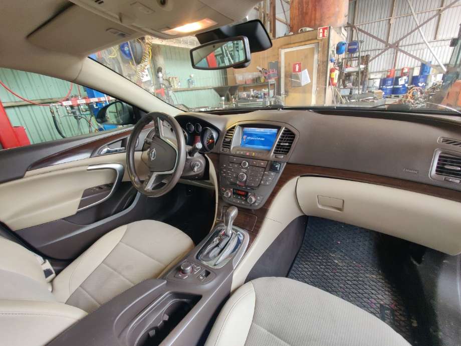 Opel Insignia A 2009-2014 , Motorkode: A20DTJ, Girkassekode: 