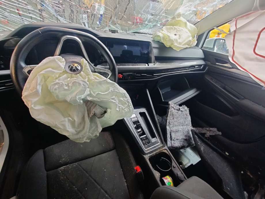 VW Golf VIII 2020-->> , Motorkode: DFYA, Girkassekode: UBY