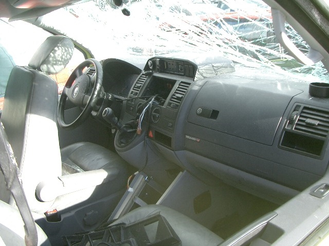 VW Transporter / Caravelle 2009-2015 (Fase 2) (T5) (T5), Motorkode: AXD;BNZ, Girkassekode: 