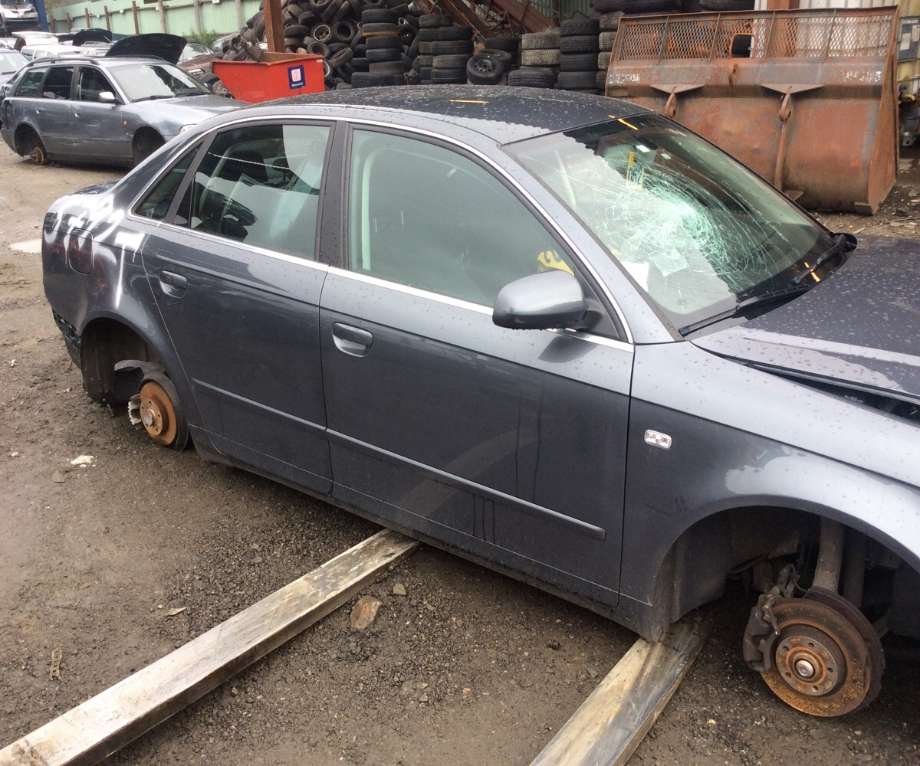 Audi A4 2004-2008 (Type III) (B7) (B7), Motorkode: ALZ, Girkassekode: HFC