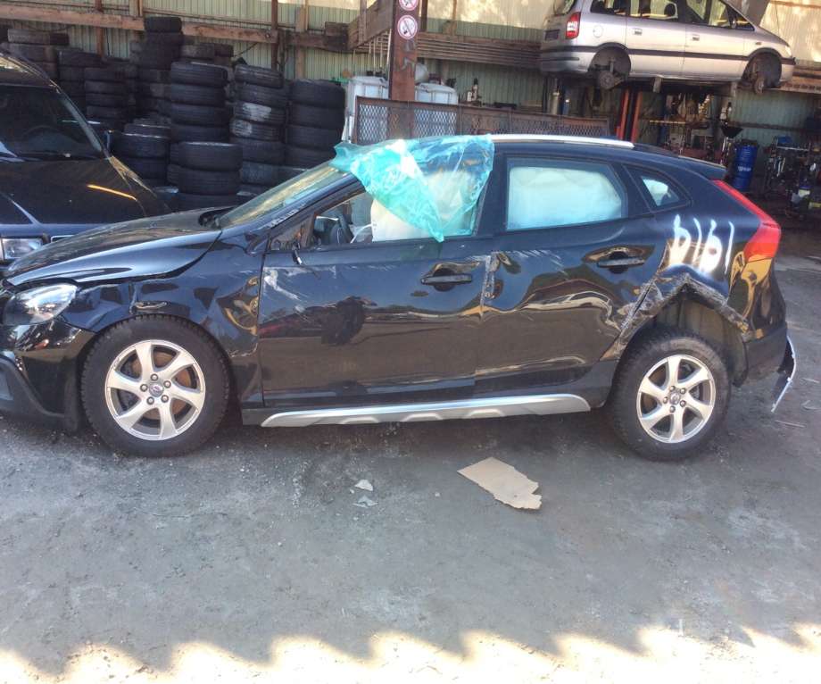 Volvo V40 2012-2019 , Motorkode: D4162T, Girkassekode: