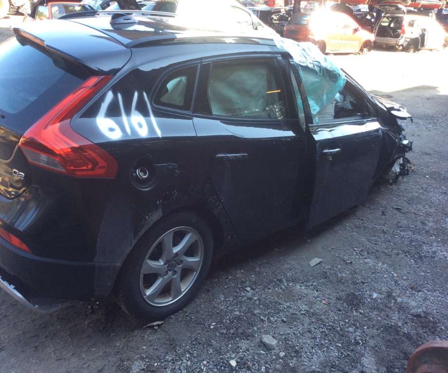 Volvo V40 2012-2019 , Motorkode: D4162T, Girkassekode: