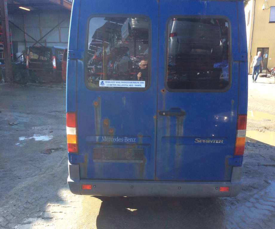 Mercedes 208-416 1995-->> , Motorkode: OM611.981, Girkassekode: 