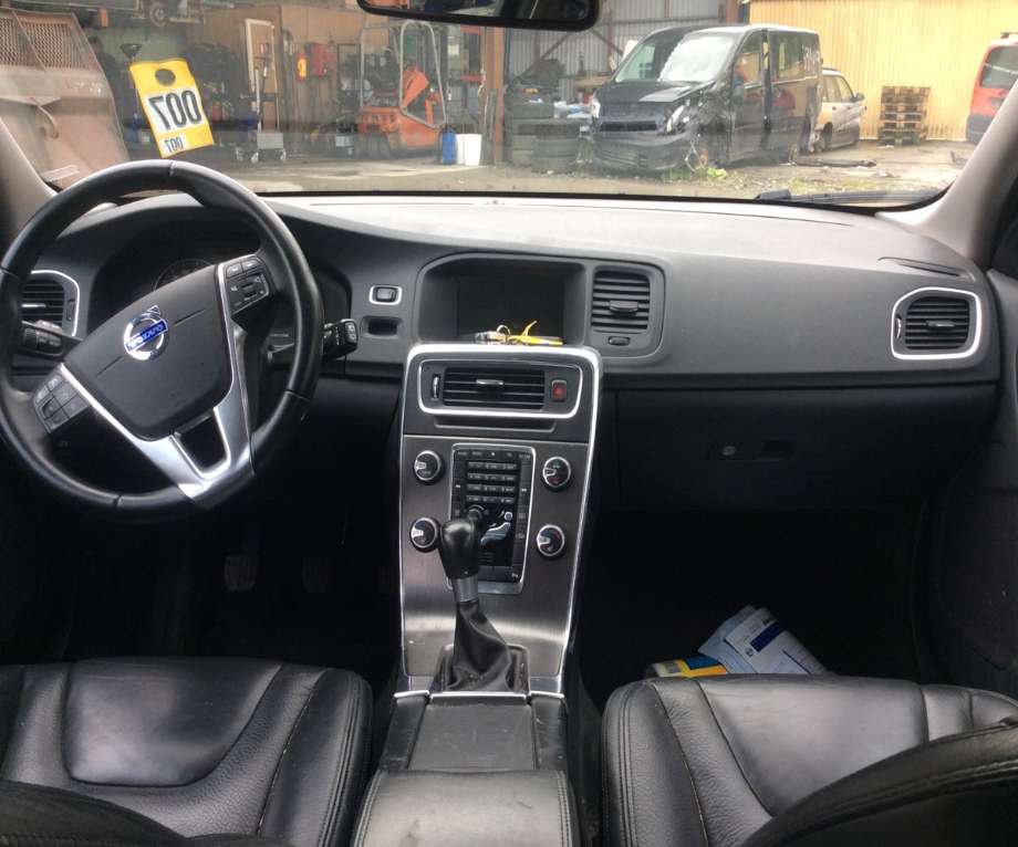 Volvo V60 2010-2013 (Type I, Fase 1) , Motorkode: D5204T2, Girkassekode: 