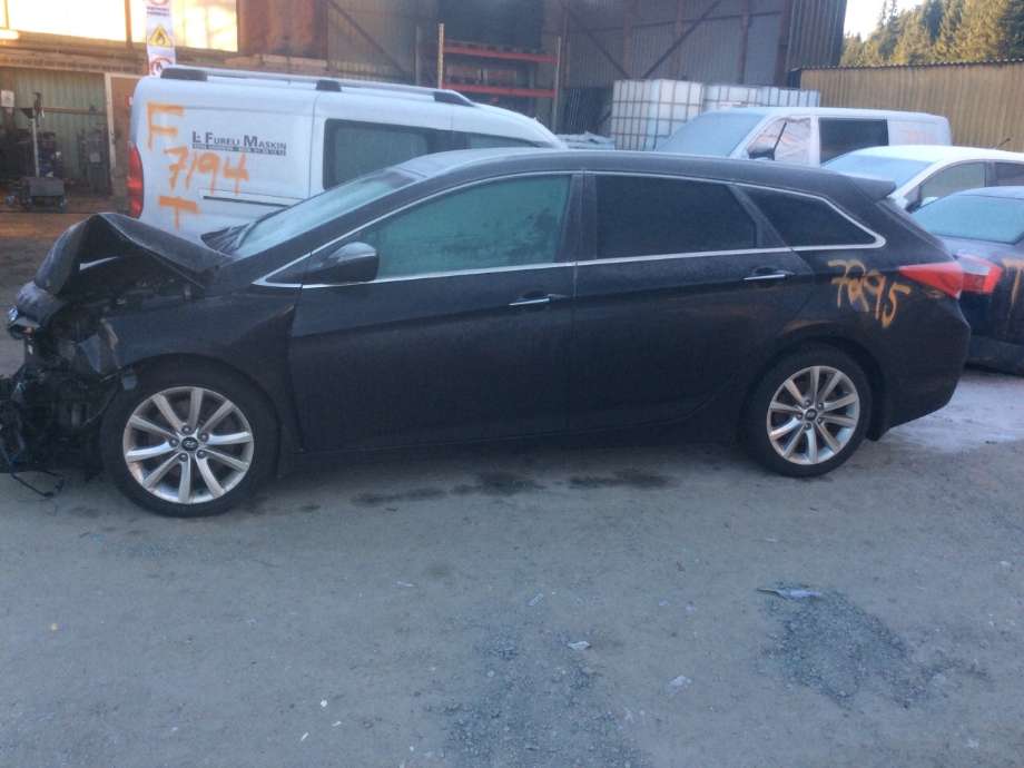 Hyundai i40 2012-2017 , Motorkode: D4FD, Girkassekode: 