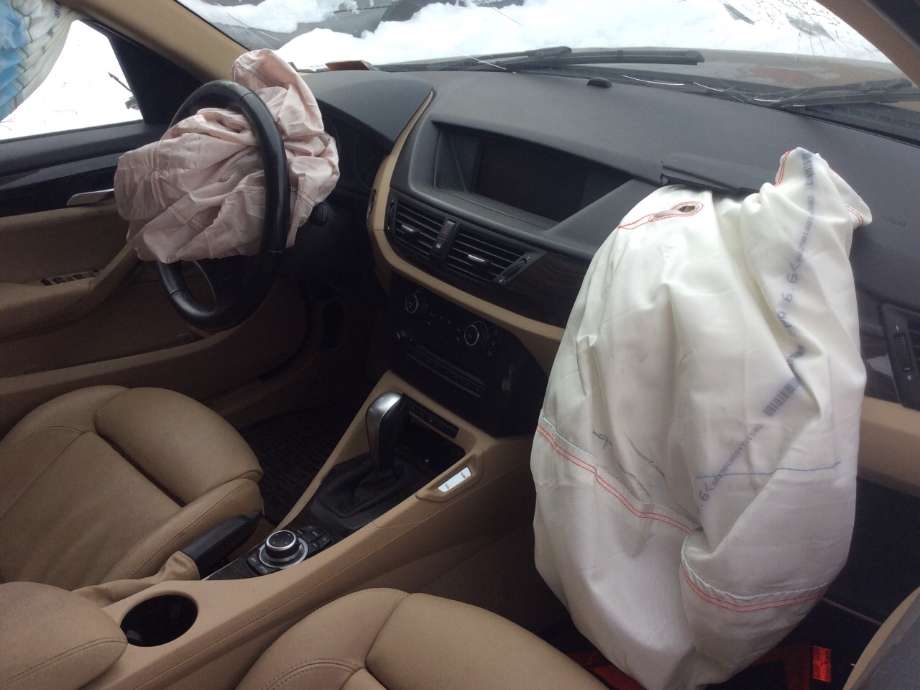 BMW X1 2009-2015 (E84) (E84), Motorkode: N47-D20C, Girkassekode: 24 00 7 590 123