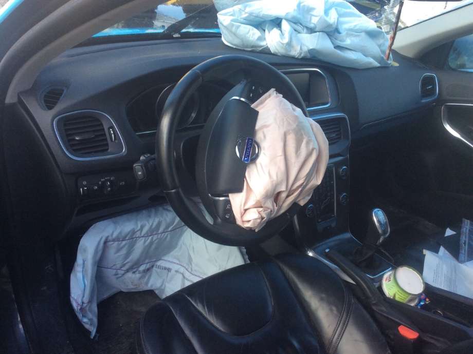 Volvo V40 2012-2019 , Motorkode: D4162T, Girkassekode: