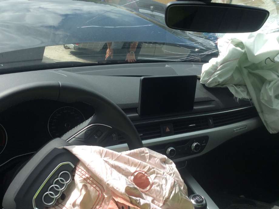 Audi A4 2015-2019 (Type V, Fase 1) (B9) (B9), Motorkode: DEUA, Girkassekode: RJL