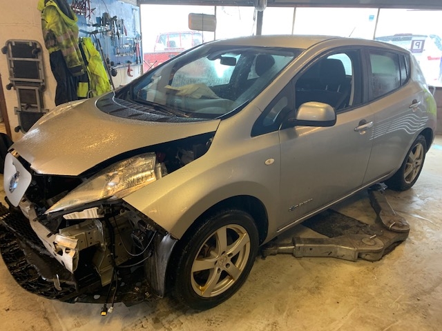 Nissan Leaf 2011-2017 (Type I) , Motorkode: EM61, Girkassekode: