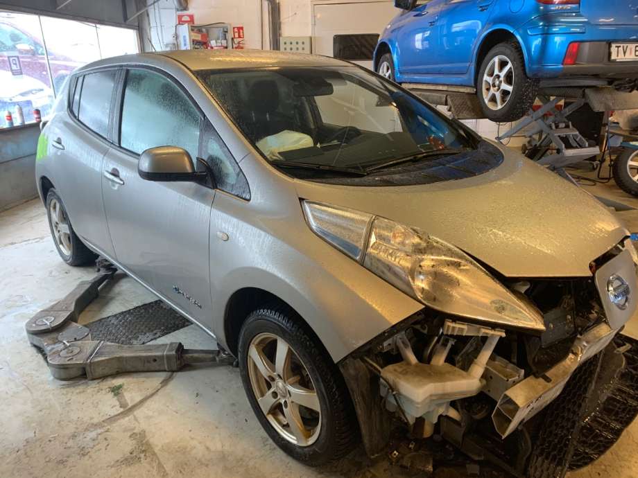 Nissan Leaf 2011-2017 (Type I) , Motorkode: EM61, Girkassekode: