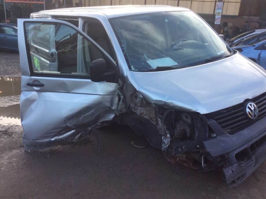 VW Transporter / Caravelle 2003-2009 (Fase 1) (T5) (T5), Motorkode: AXD;BNZ, Girkassekode: KCK