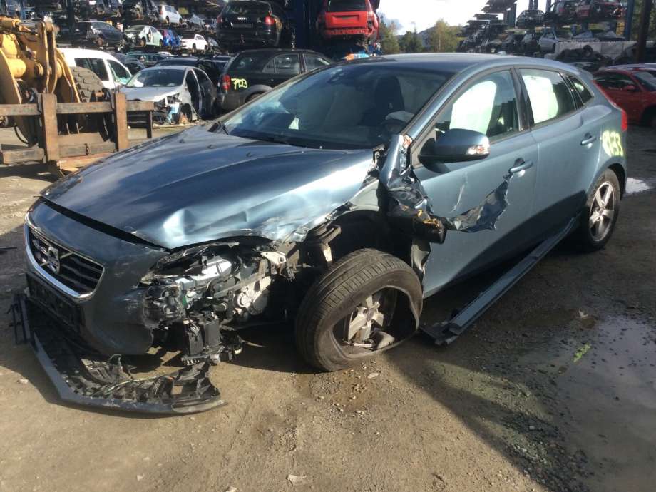 Volvo V40 2012-2019 , Motorkode: D4162T, Girkassekode: 
