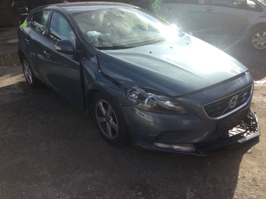 Volvo V40 2012-2019 , Motorkode: D4162T, Girkassekode: 